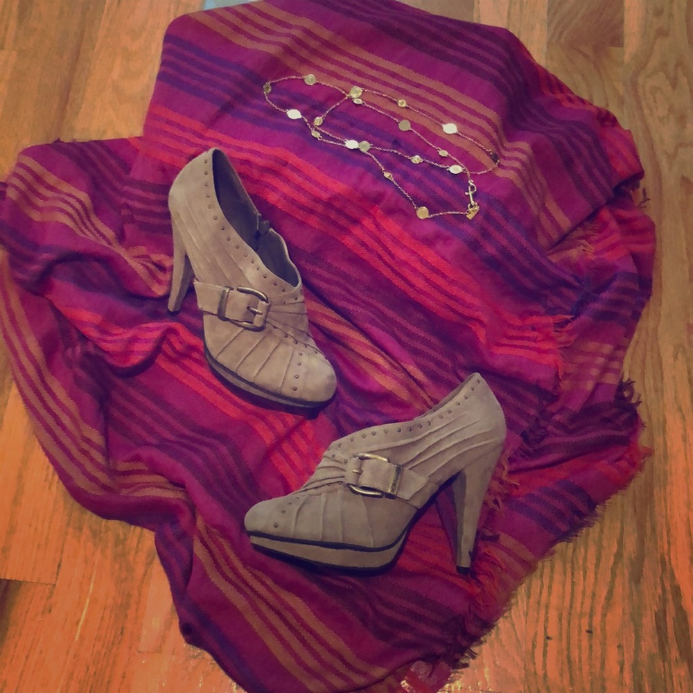 BCBG HEELS
